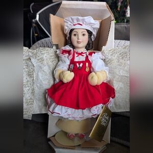 Franklin Heirloom Dolls – “The Armour Girl” Cottagecore, Vintage 1980's.